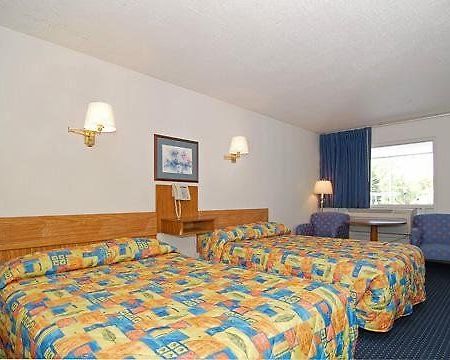 Rodeway Inn بريفارد الغرفة الصورة